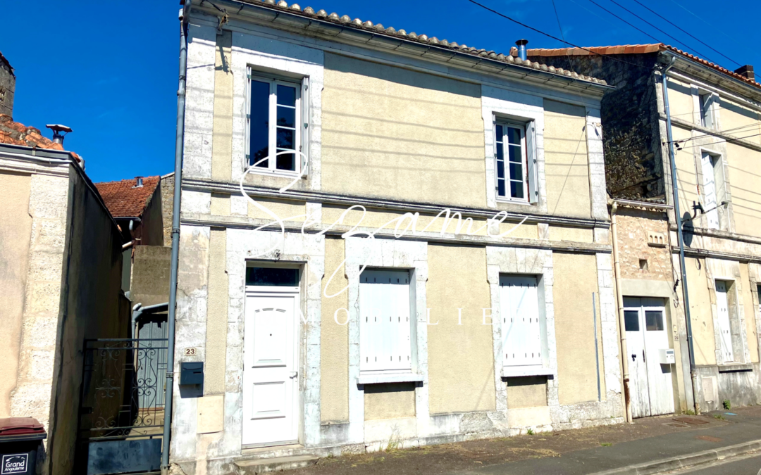 Ruelle s/Touvre, Charmante Maison de ville F3 avec jardin clos